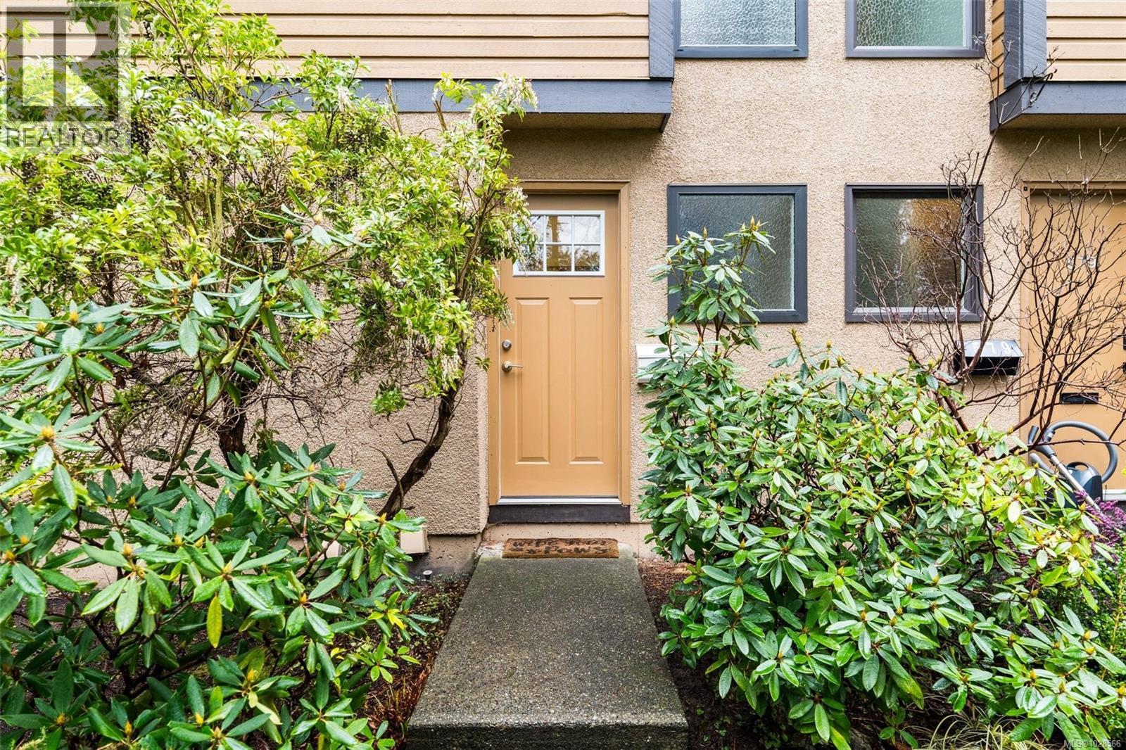 587 Crossandra Cres, Saanich, British Columbia  V8Z 6G4 - Photo 3 - 1028566