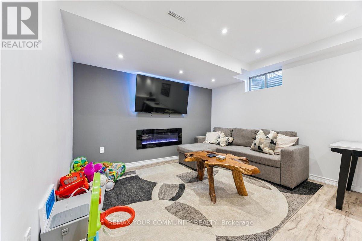 36 Clifford Crescent, New Tecumseth (Tottenham), Ontario  L0G 1W0 - Photo 29 - N12872298