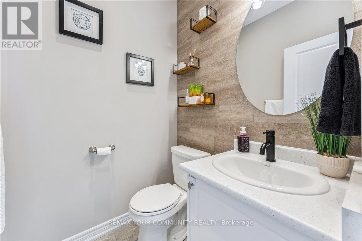 36 Clifford Crescent, New Tecumseth (Tottenham), Ontario  L0G 1W0 - Photo 5 - N12872298