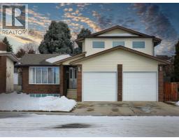 15 Elm Crescent S, Lethbridge, Alberta