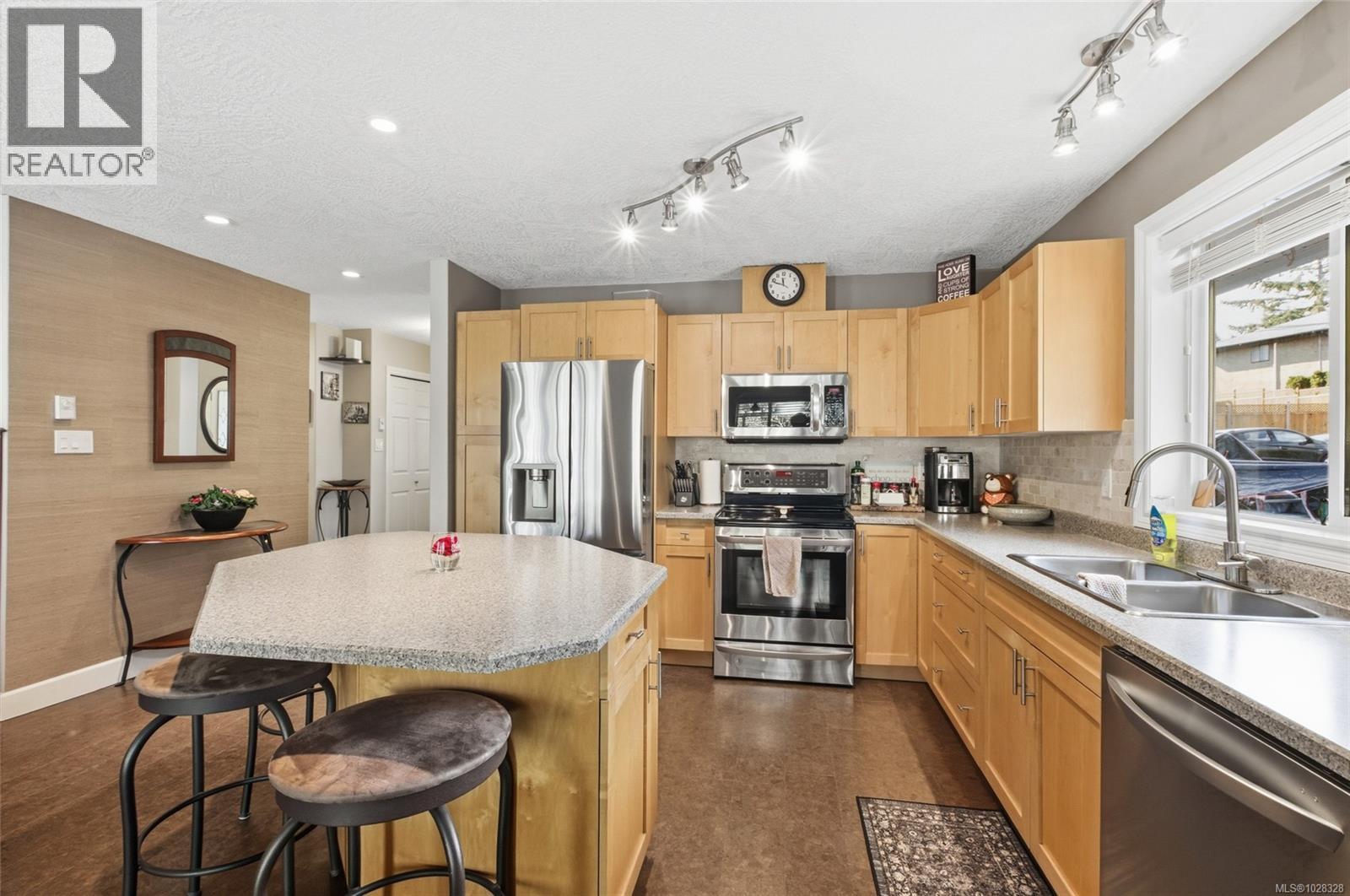 5524 Avro Way, Nanaimo, British Columbia  V9T 4Z3 - Photo 3 - 1028328