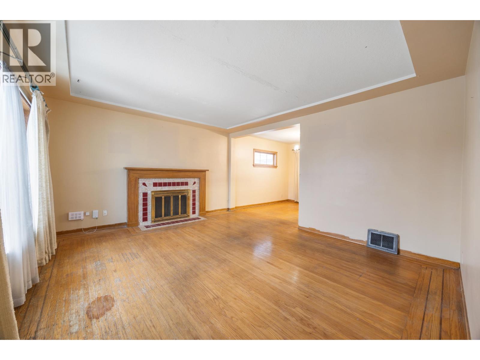 7917 18th Avenue, Burnaby, British Columbia  V3N 1J7 - Photo 5 - R3097424