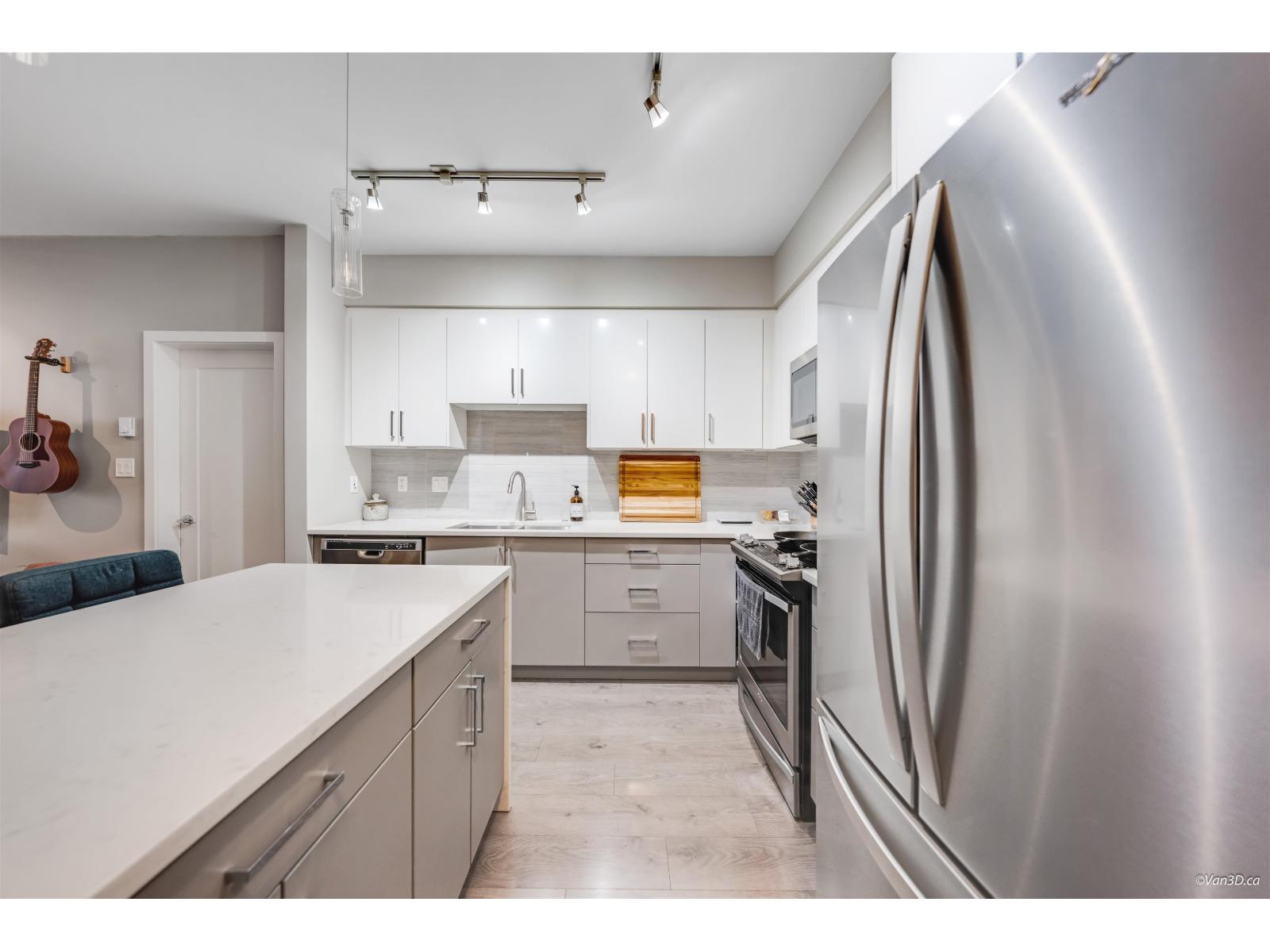 D211 20211 66 Avenue, Langley, British Columbia  V2Y 0L4 - Photo 3 - R3098684