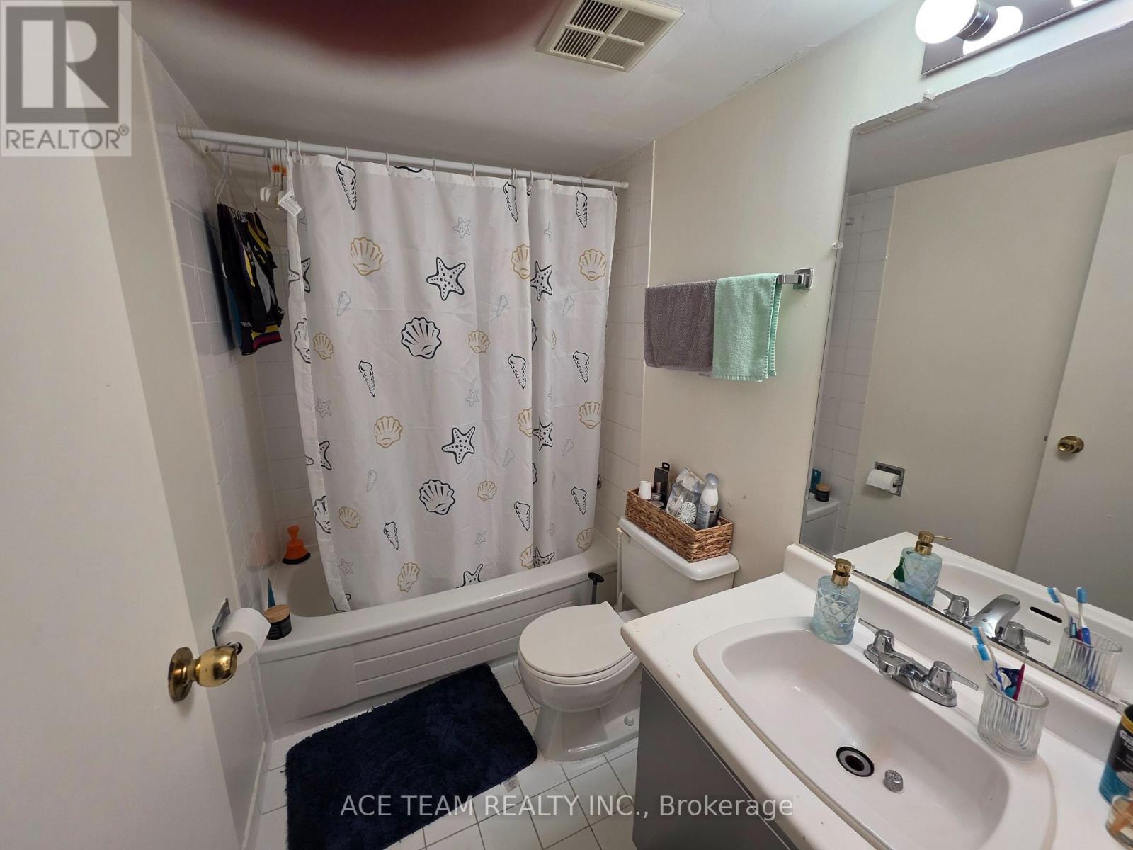 1514 - 300 Webb Drive, Mississauga, Ontario  L5B 3W3 - Photo 13 - W12872166