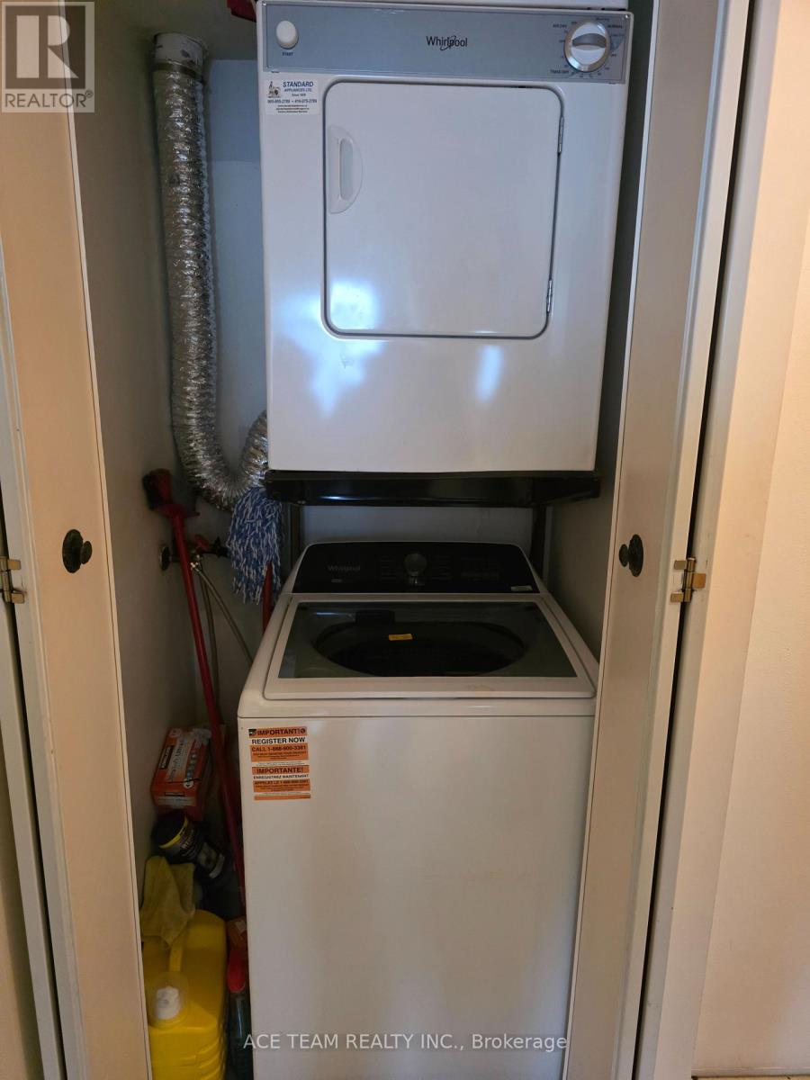 1514 - 300 Webb Drive, Mississauga, Ontario  L5B 3W3 - Photo 14 - W12872166