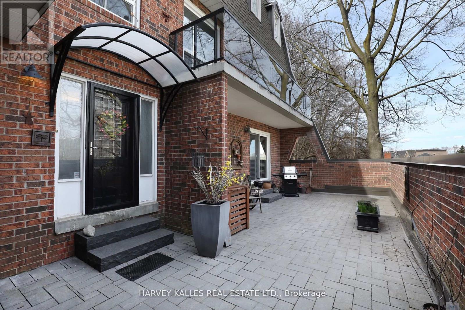 TH16 - 18 LA ROSE AVENUE, Toronto, Ontario