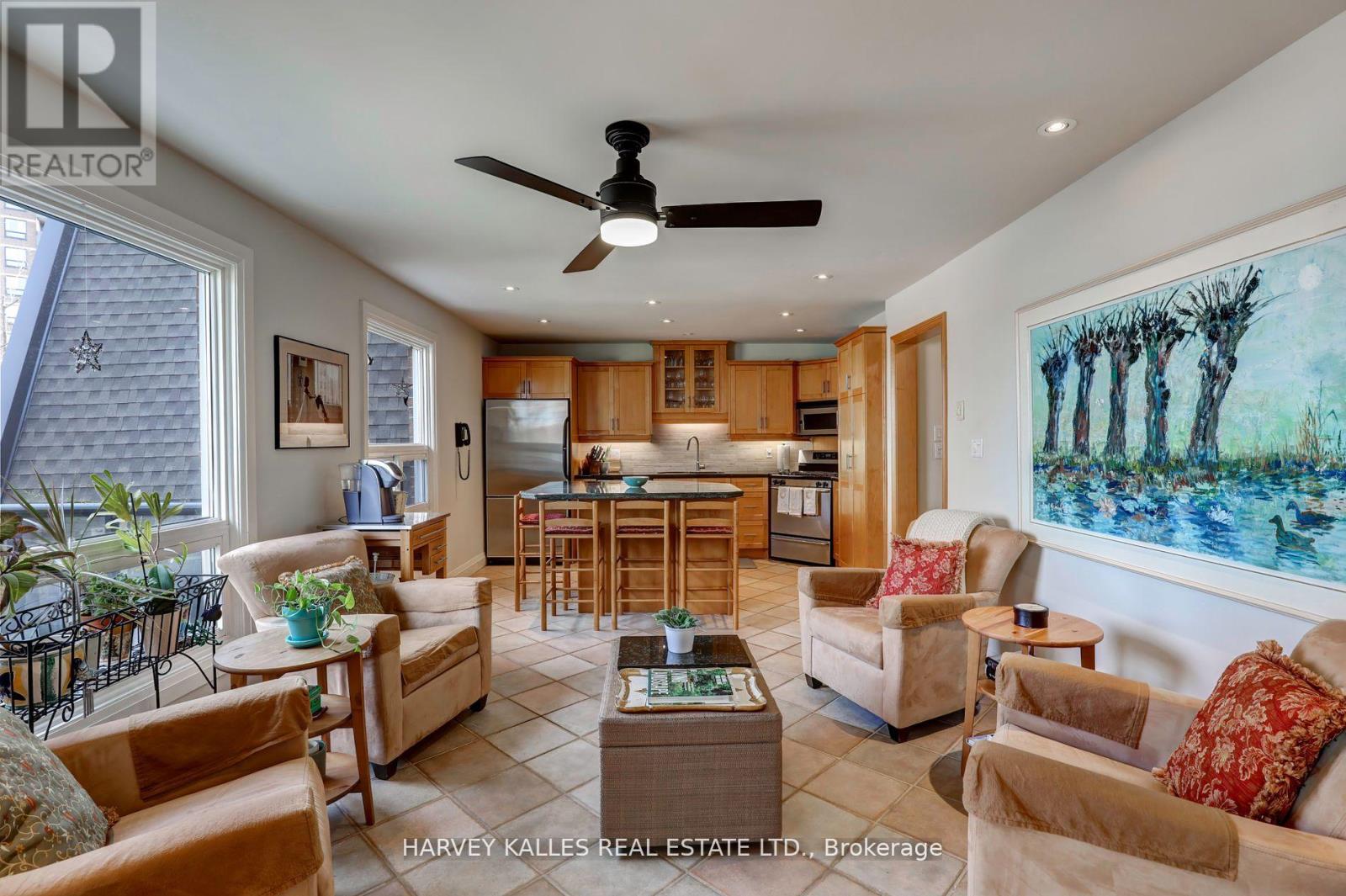 Th16 - 18 La Rose Avenue, Toronto, Ontario  M9P 1A5 - Photo 11 - W12872194