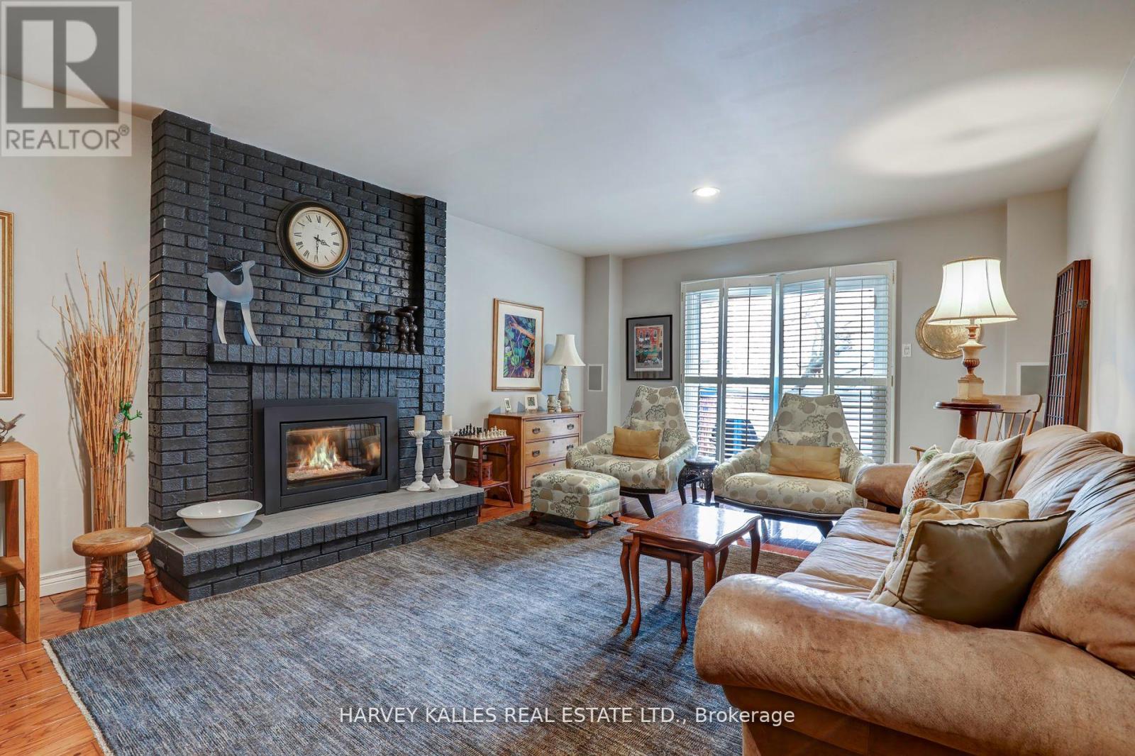 Th16 - 18 La Rose Avenue, Toronto, Ontario  M9P 1A5 - Photo 9 - W12872194