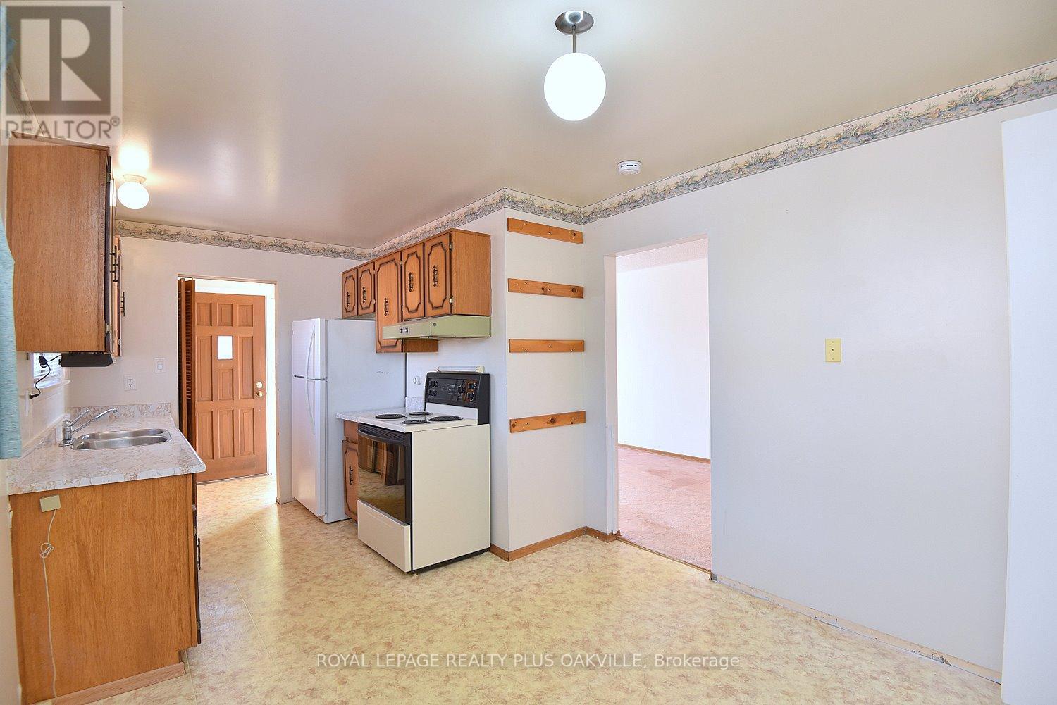 56 Greenbriar Road, Brampton, Ontario  L6S 2A3 - Photo 15 - W12872224