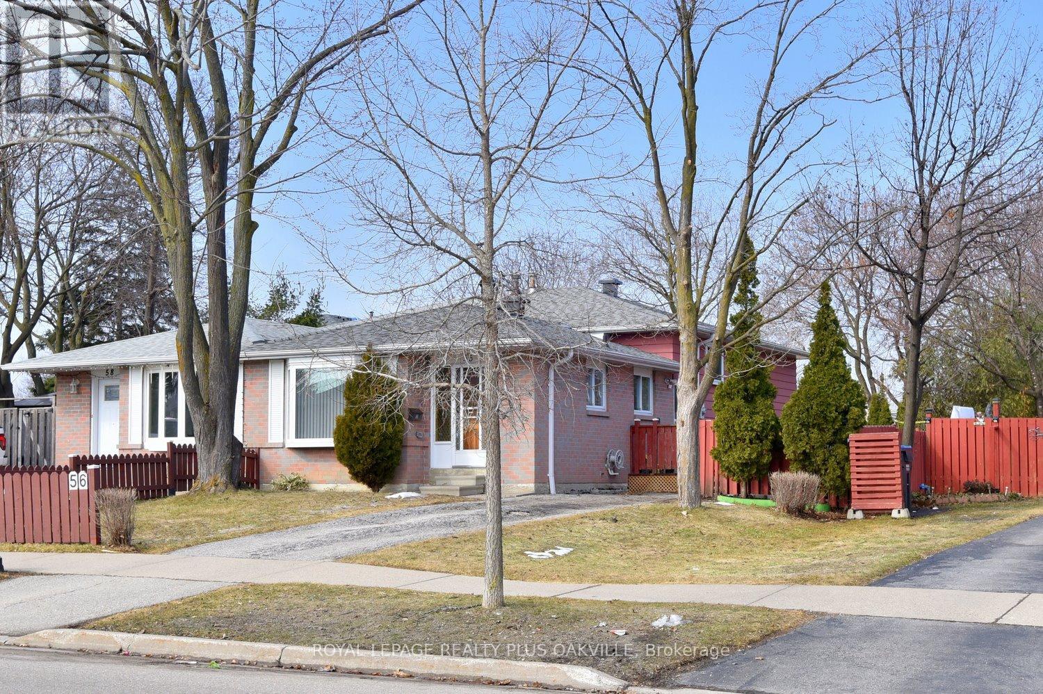 56 Greenbriar Road, Brampton, Ontario  L6S 2A3 - Photo 2 - W12872224