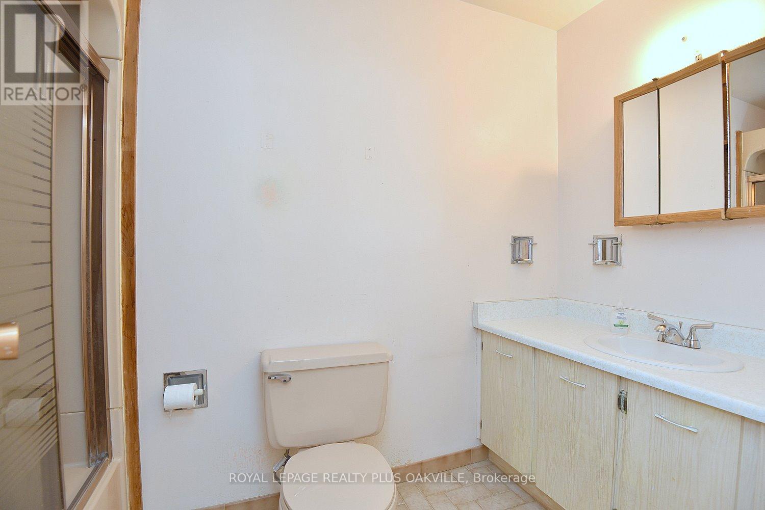 56 Greenbriar Road, Brampton, Ontario  L6S 2A3 - Photo 24 - W12872224