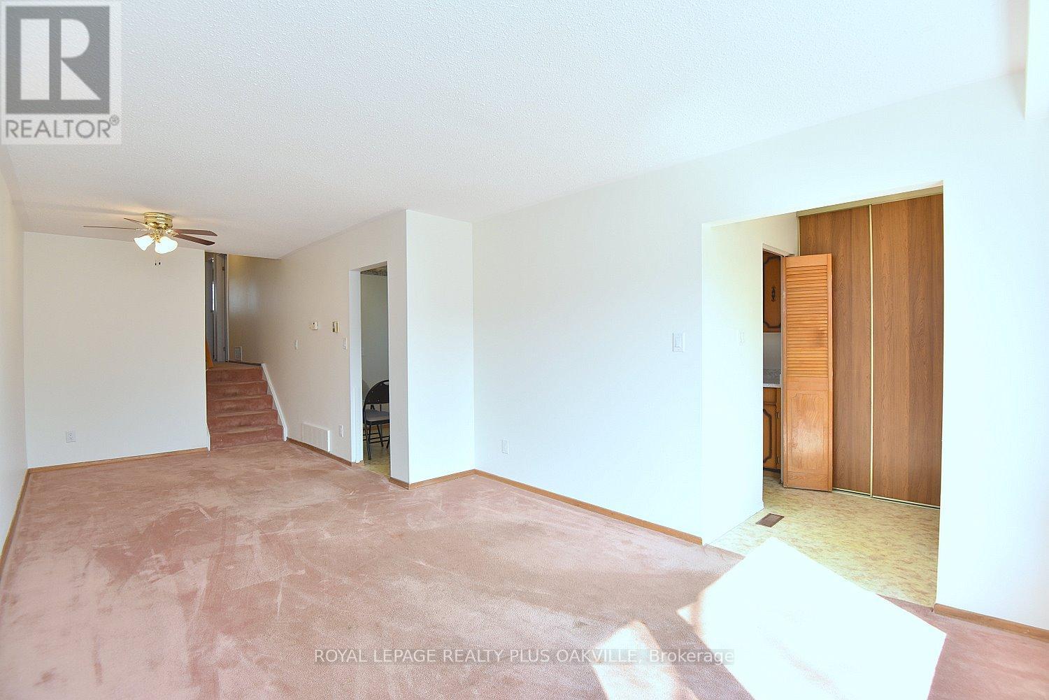 56 Greenbriar Road, Brampton, Ontario  L6S 2A3 - Photo 5 - W12872224