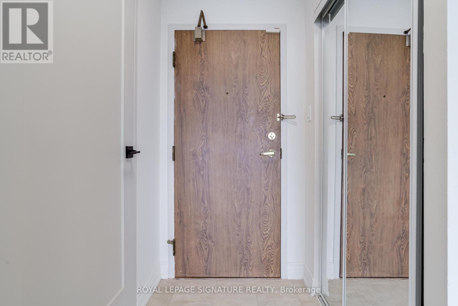 2009 - 550 Webb Drive, Mississauga, Ontario  L5B 3Y4 - Photo 3 - W12872260