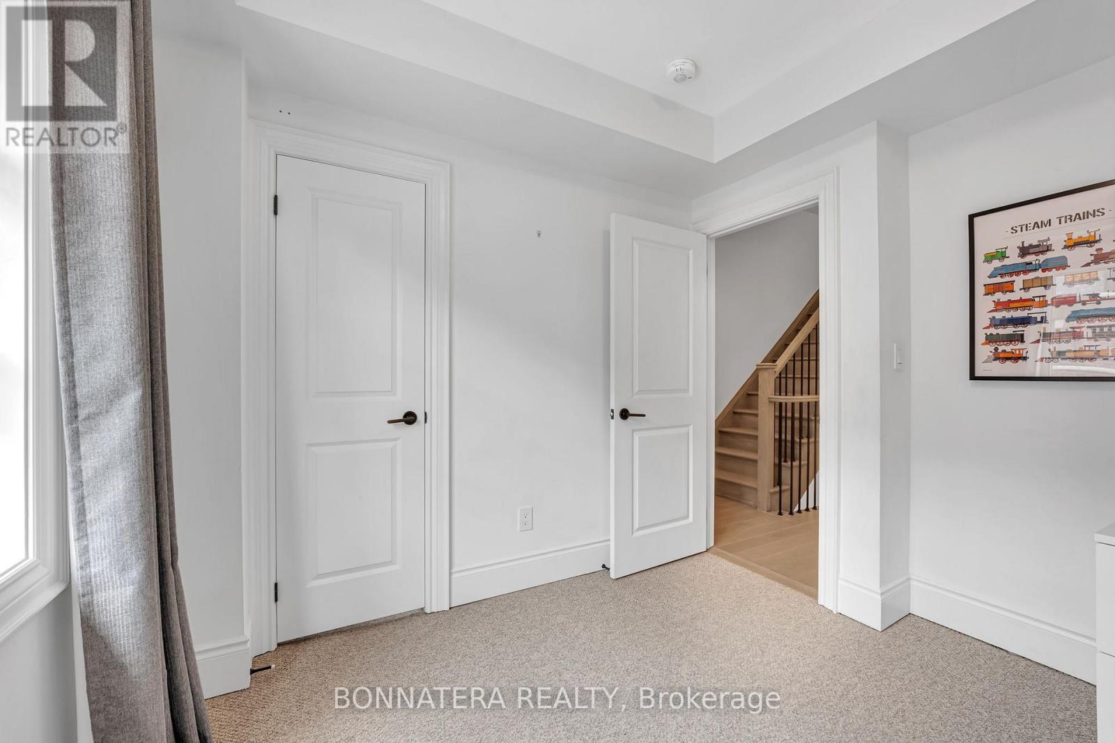 81 - 15 Lunar Crescent, Mississauga, Ontario  L5M 2R6 - Photo 4 - W12872286