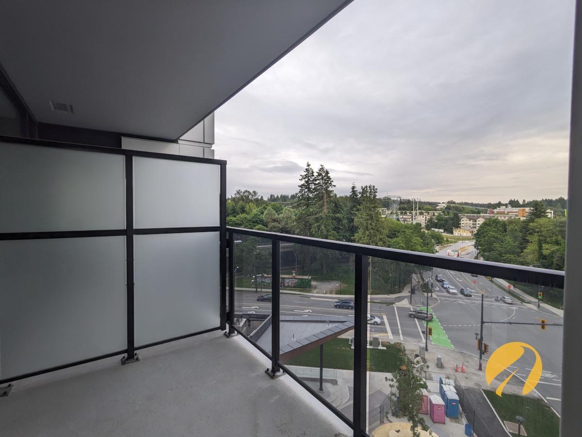 510 13745 George Junction, Surrey, British Columbia  V3T 4Y3 - Photo 11 - R3098784