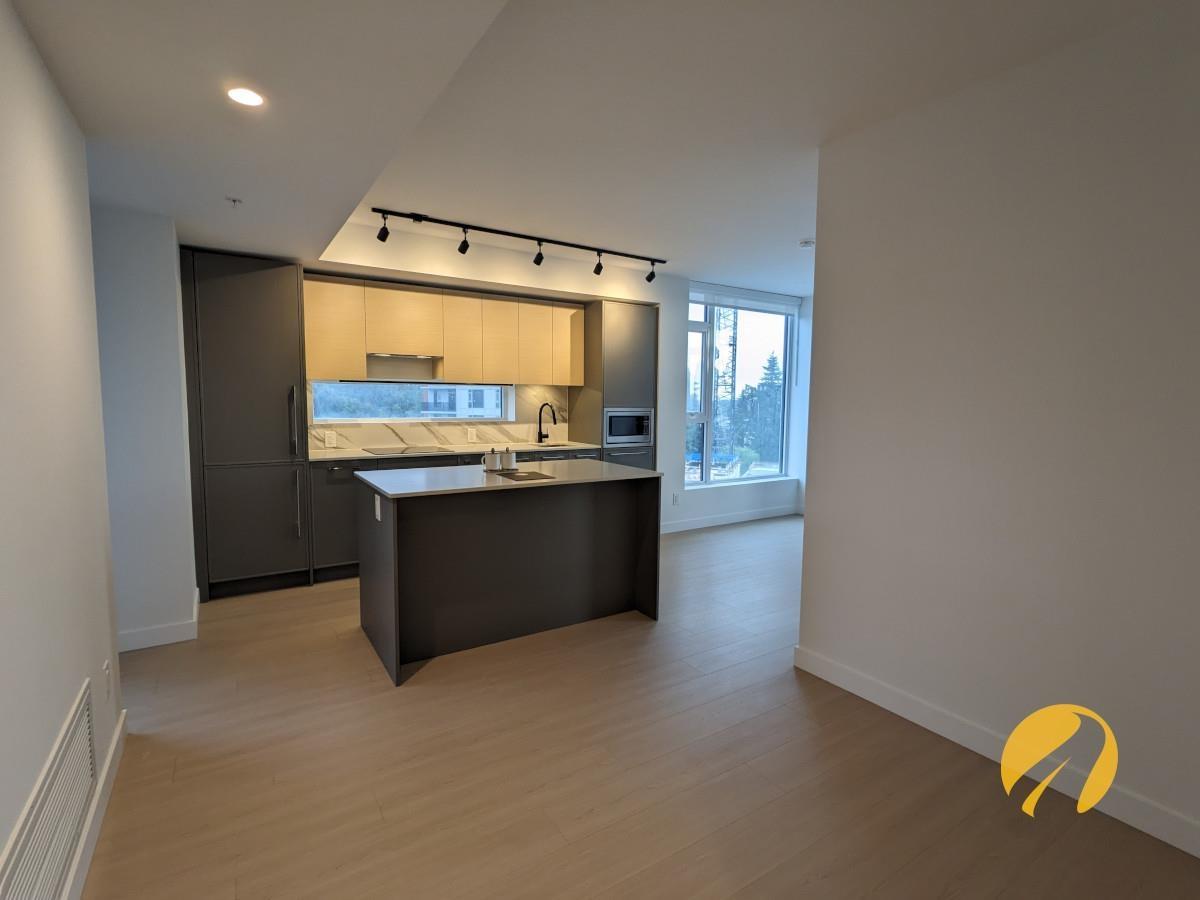 510 13745 George Junction, Surrey, British Columbia  V3T 4Y3 - Photo 3 - R3098784