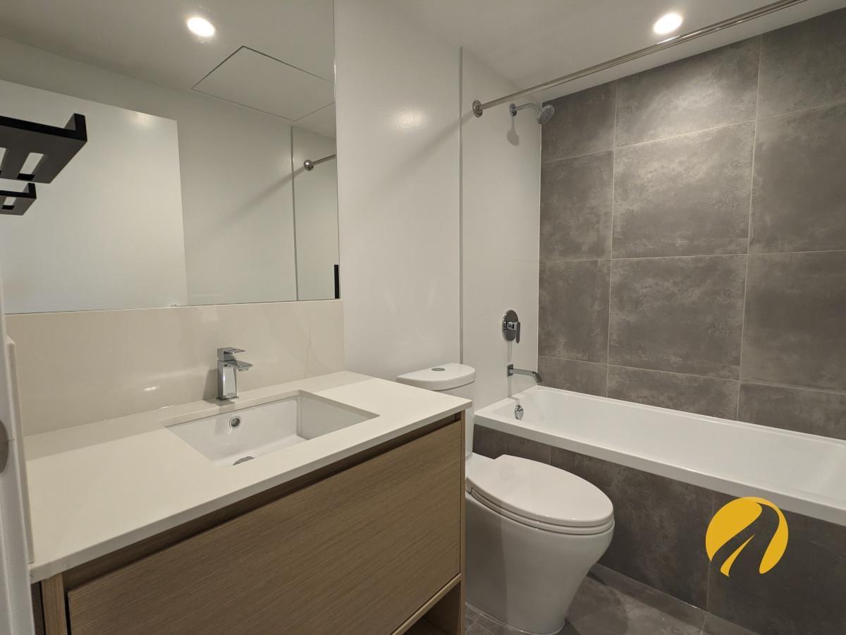 510 13745 George Junction, Surrey, British Columbia  V3T 4Y3 - Photo 7 - R3098784