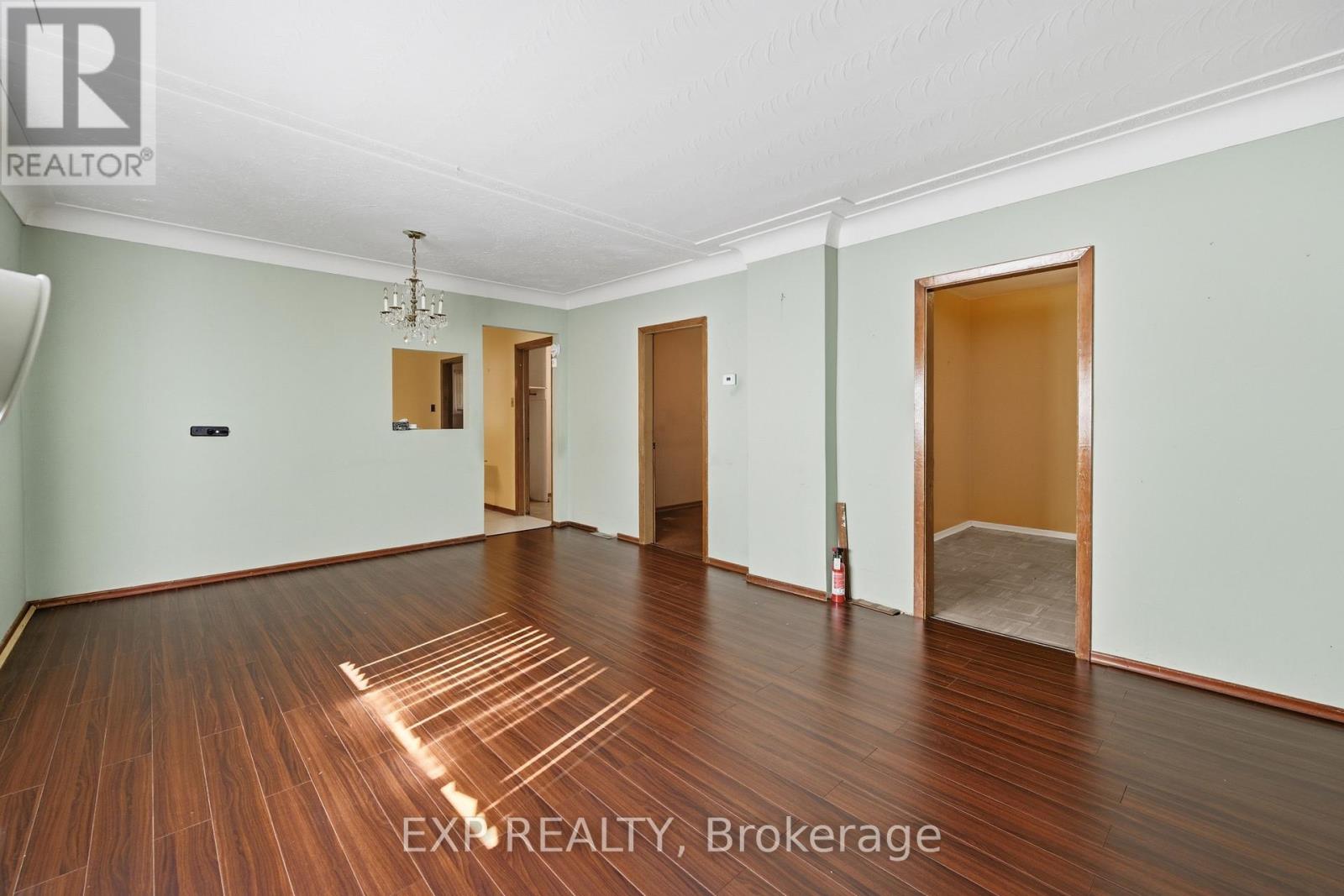 4741 First Avenue, Niagara Falls, Ontario  L2E 4G6 - Photo 9 - X12872180