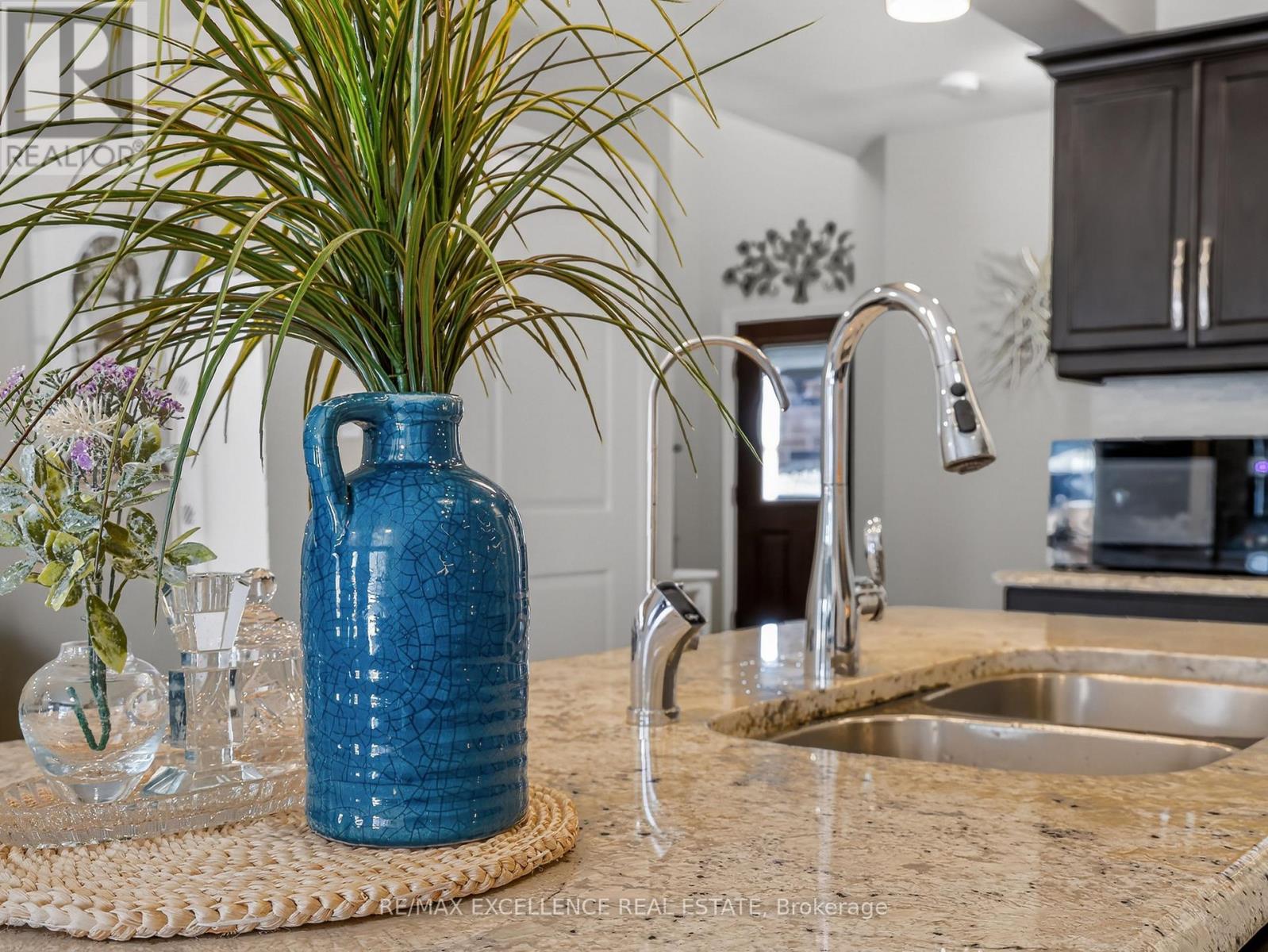 3329 Casson Way, London South (South W), Ontario  N6L 0B9 - Photo 7 - X12872192