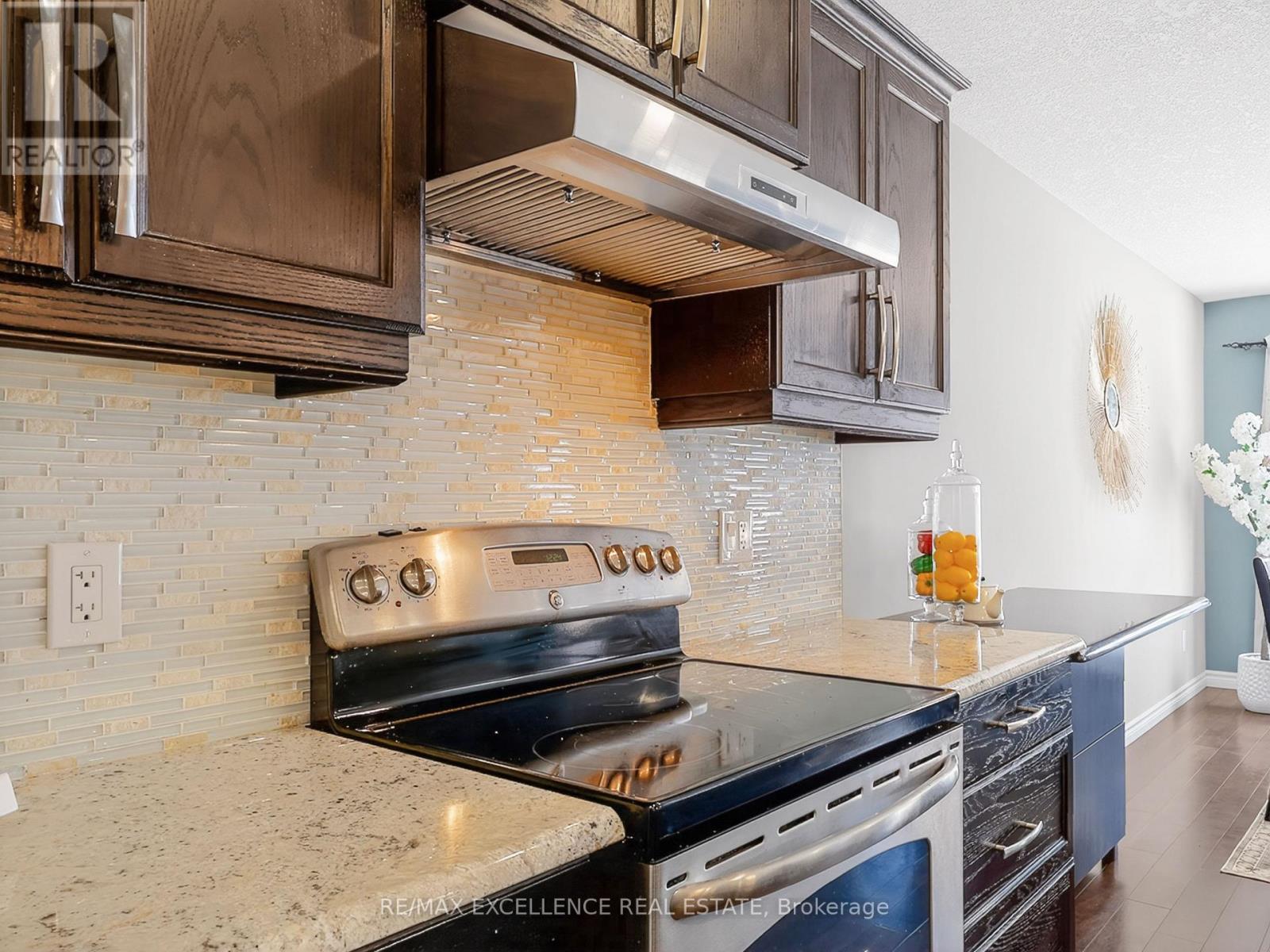 3329 Casson Way, London South (South W), Ontario  N6L 0B9 - Photo 8 - X12872192