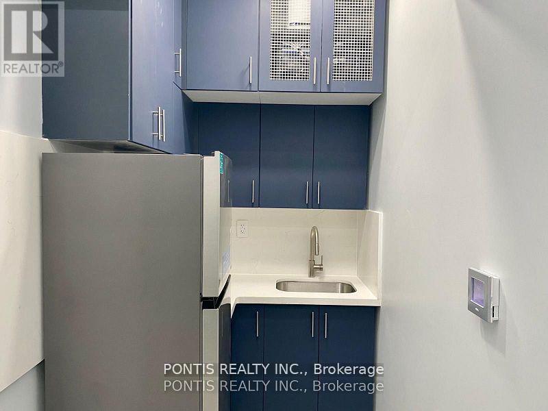 G212 #9 - 450 Hespeler Road, Cambridge, Ontario  N1R 0E3 - Photo 8 - X12872306