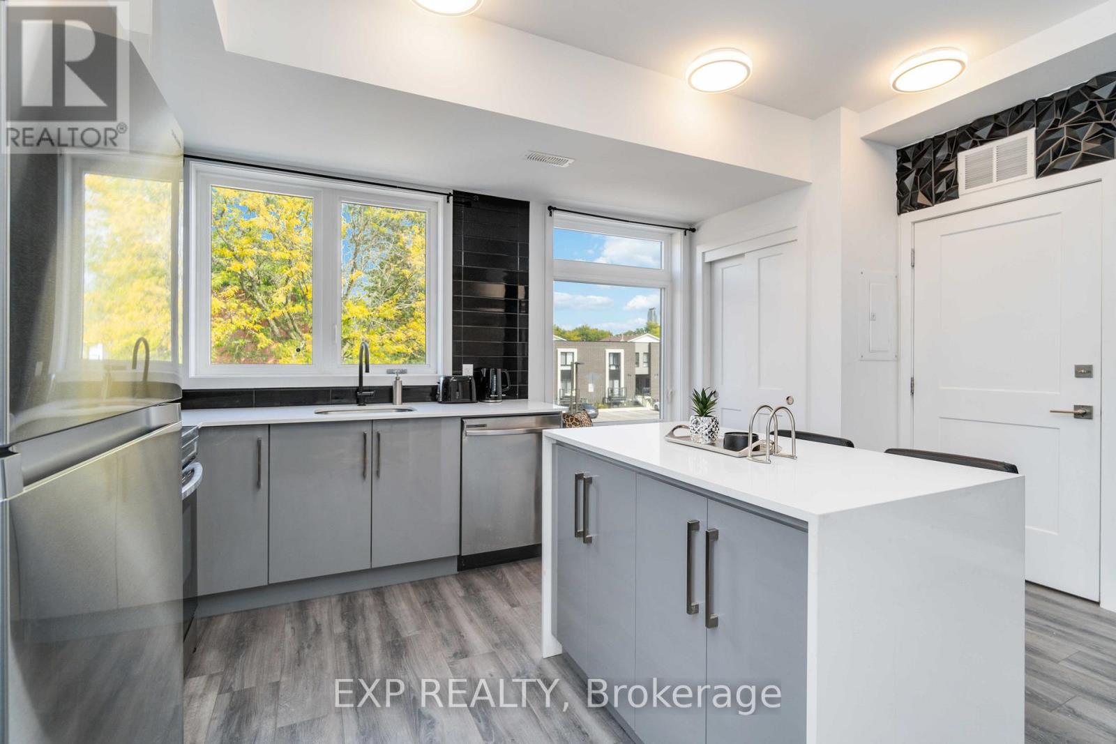 312 - 6065 Mcleod Road N, Niagara Falls, Ontario  L2G 0Z7 - Photo 5 - X12872308