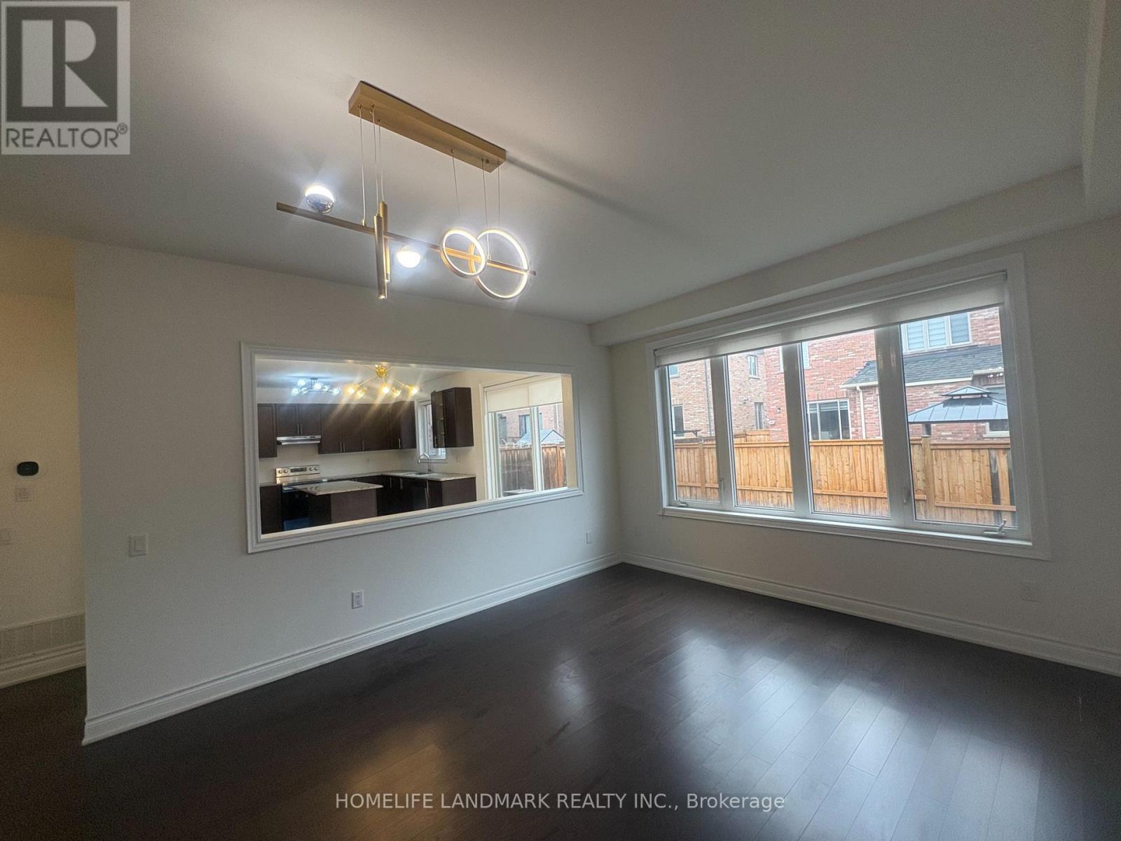 95 Walter English Drive, East Gwillimbury, Ontario  L9N 0R8 - Photo 4 - N12868766