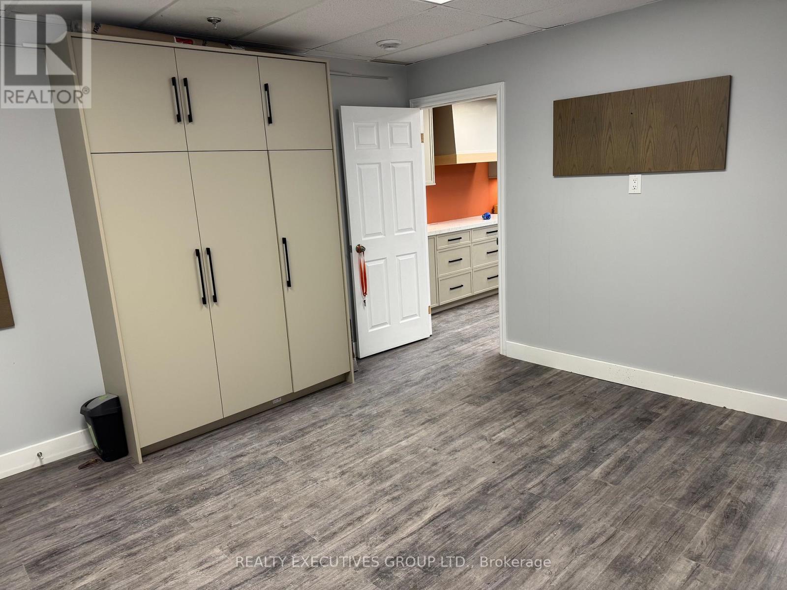 102a - 8111 Yonge Street, Markham, Ontario  L3T 4V9 - Photo 2 - N12858486