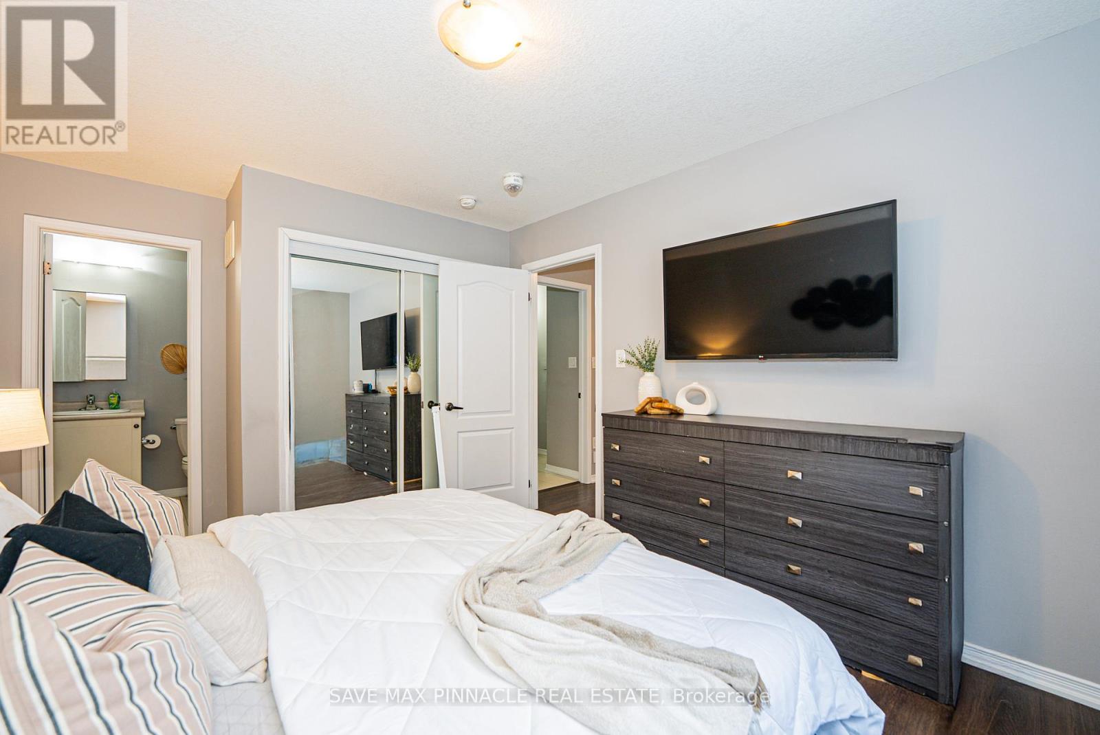 25 Golden Springs Drive, Brampton, Ontario  L7A 0C7 - Photo 29 - W12870838