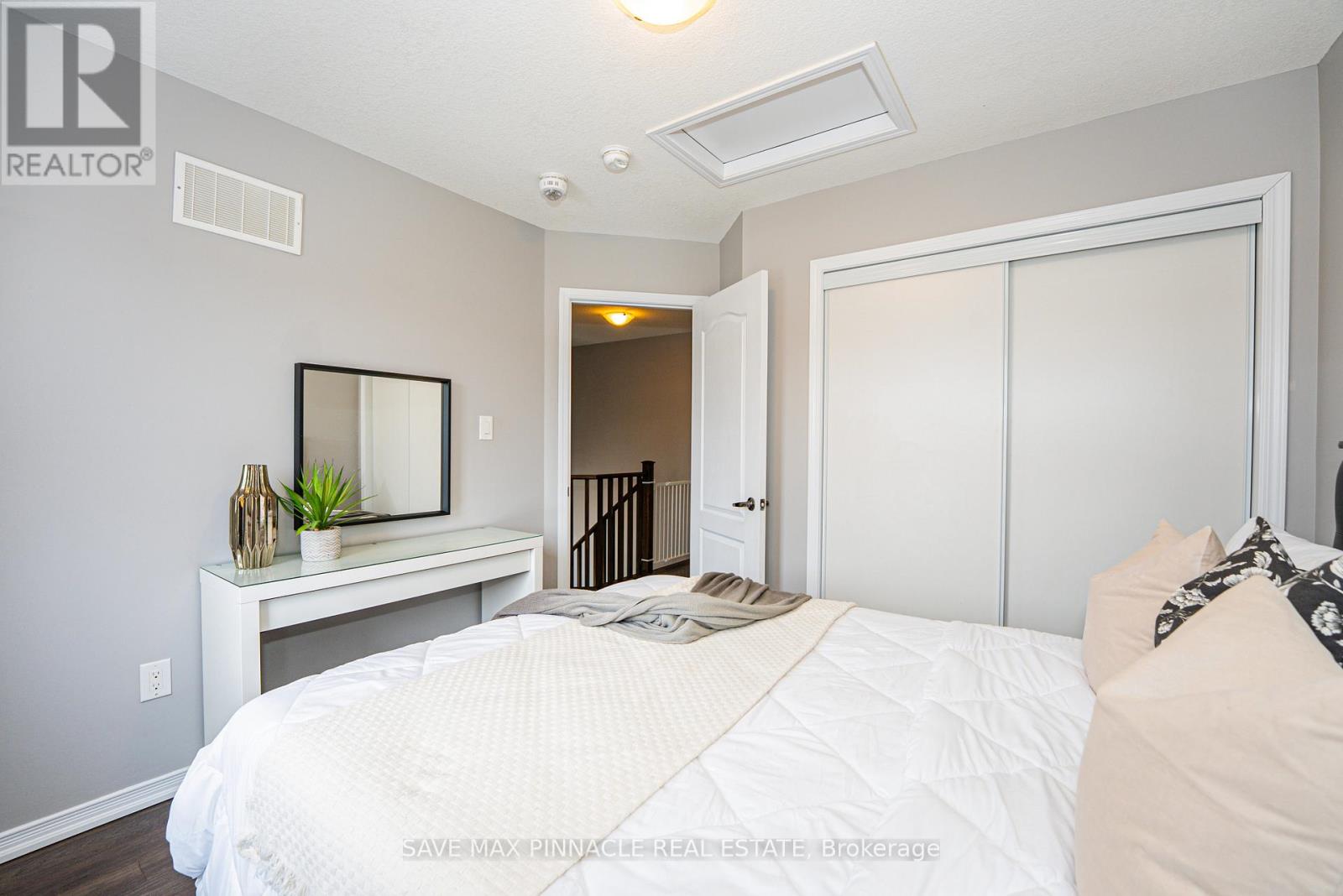 25 Golden Springs Drive, Brampton, Ontario  L7A 0C7 - Photo 33 - W12870838