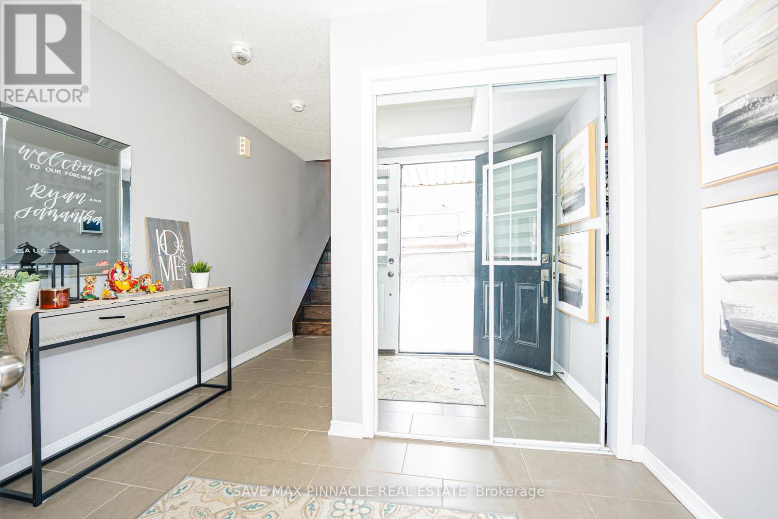 25 Golden Springs Drive, Brampton, Ontario  L7A 0C7 - Photo 7 - W12870838