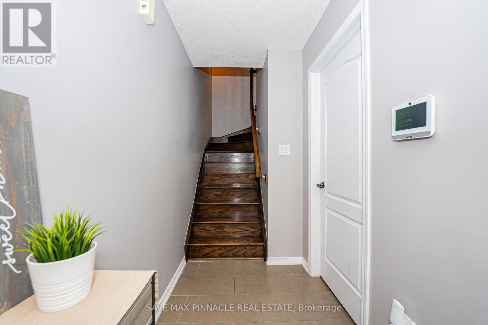 25 Golden Springs Drive, Brampton, Ontario  L7A 0C7 - Photo 9 - W12870838