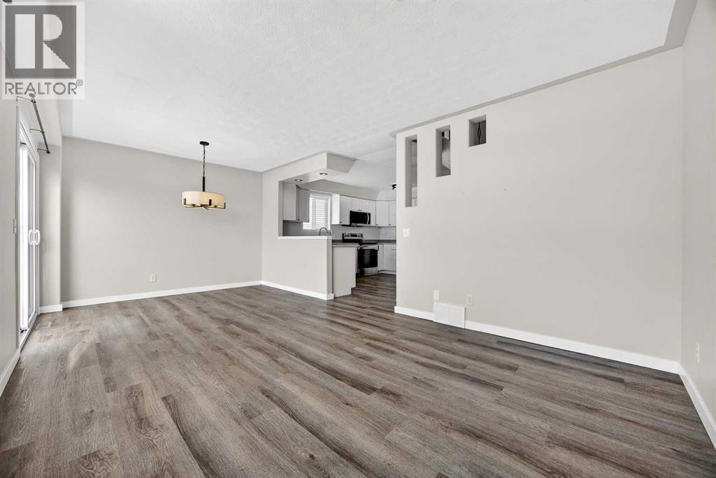 29 Ross Place, Crossfield, Alberta  T0M 0S0 - Photo 12 - A2292237