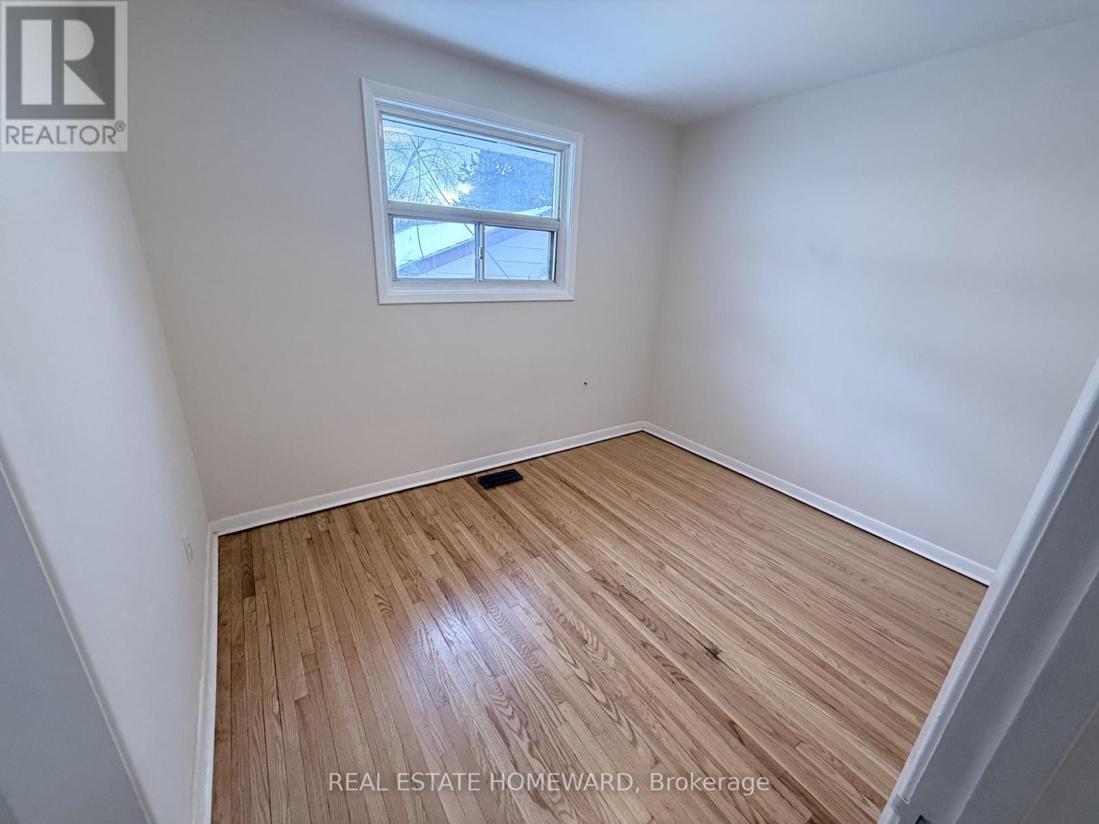 7 Dunlop Avenue, Toronto, Ontario  M1K 1K8 - Photo 11 - E12786928