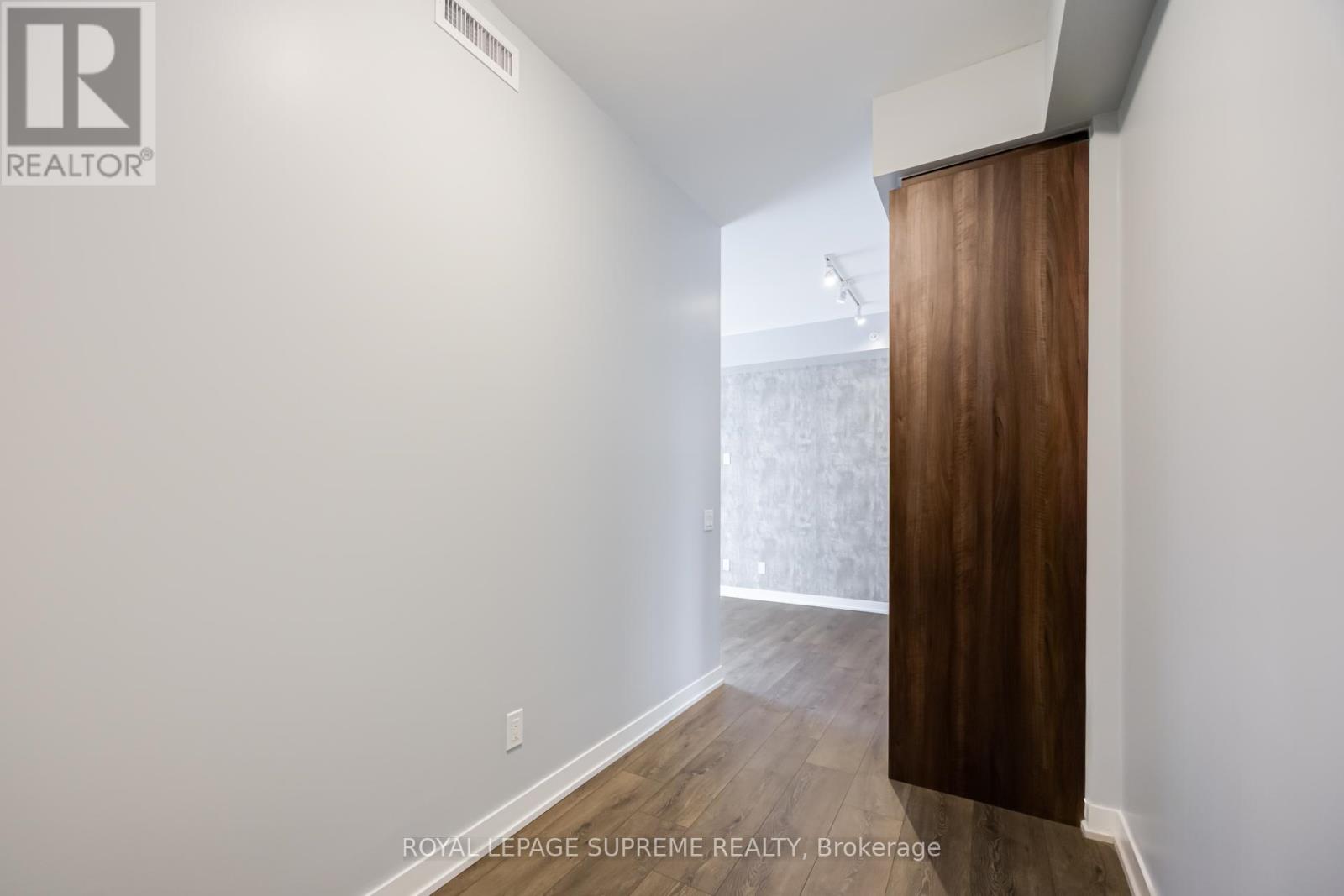 704 - 1787 St Clair Avenue W, Toronto, Ontario  M6N 0B7 - Photo 18 - W12742870