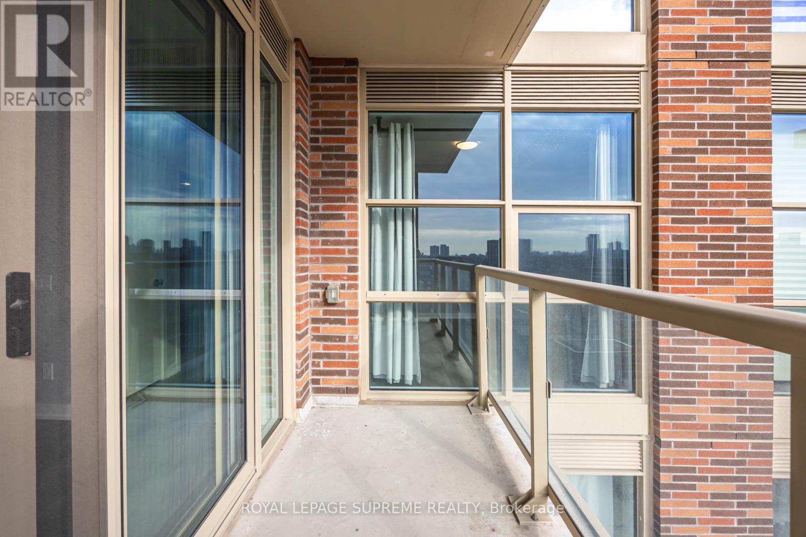 704 - 1787 St Clair Avenue W, Toronto, Ontario  M6N 0B7 - Photo 21 - W12742870