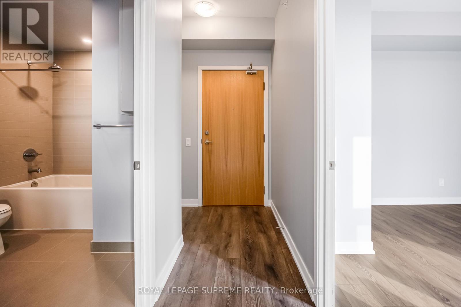 704 - 1787 St Clair Avenue W, Toronto, Ontario  M6N 0B7 - Photo 5 - W12742870