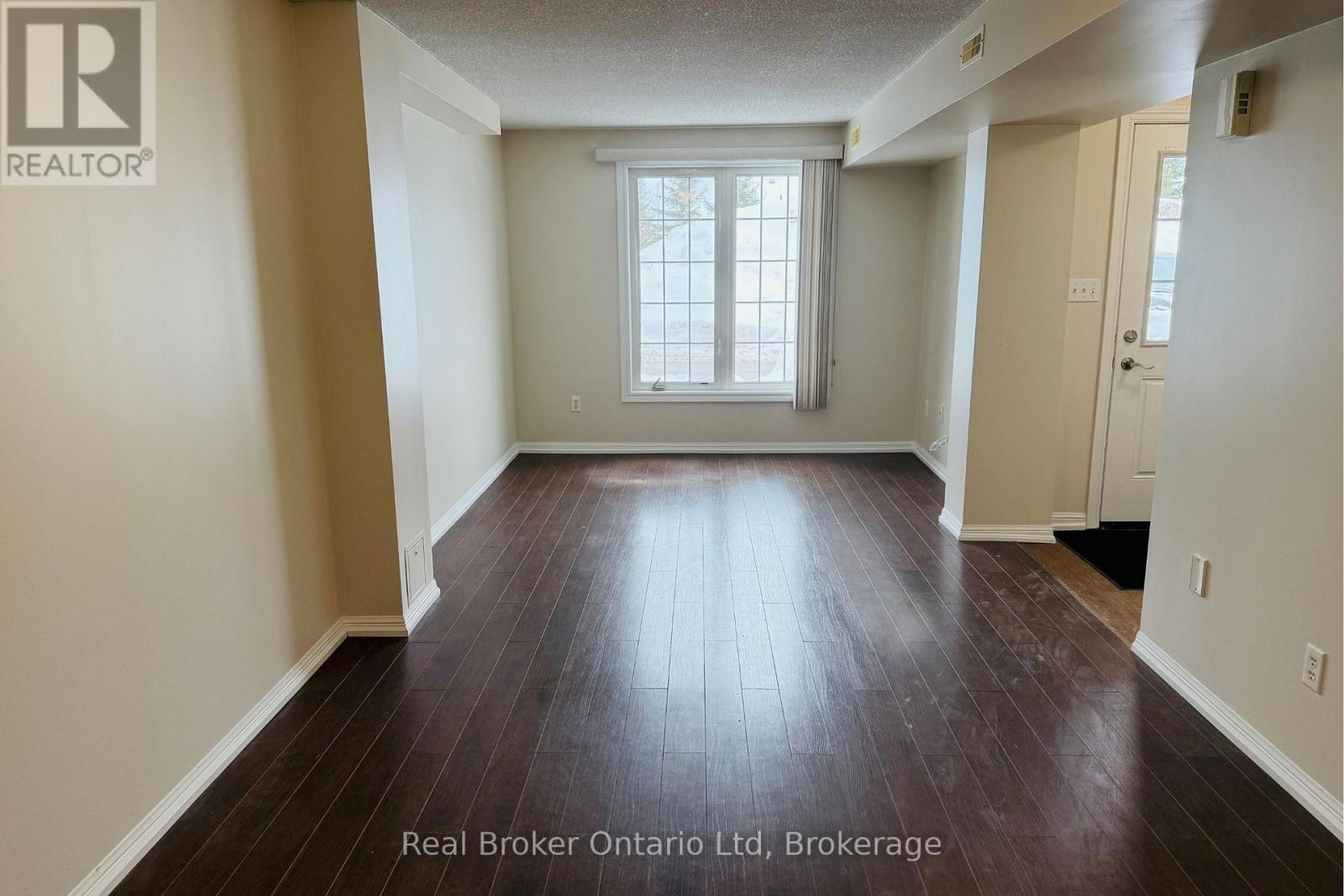 Main Floor Of Unit 5 - 175 Stanley Street, Barrie, Ontario  L4M 0G2 - Photo 3 - S12872550