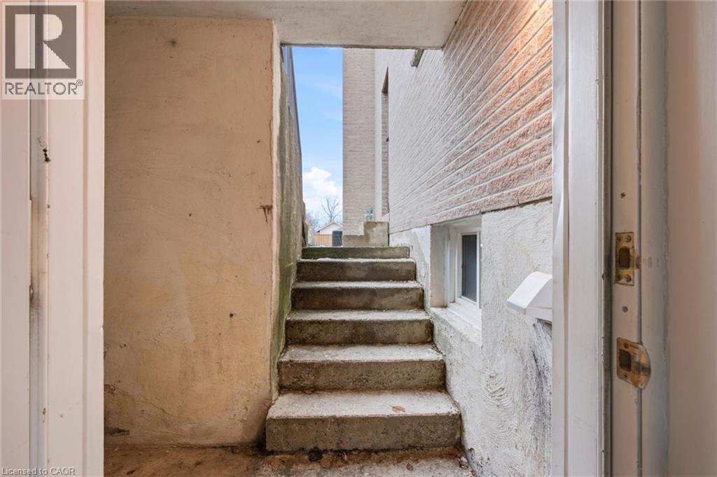 114 Slinger Avenue Unit# Lower, Stoney Creek, Ontario  L8J 2T1 - Photo 3 - 40811228