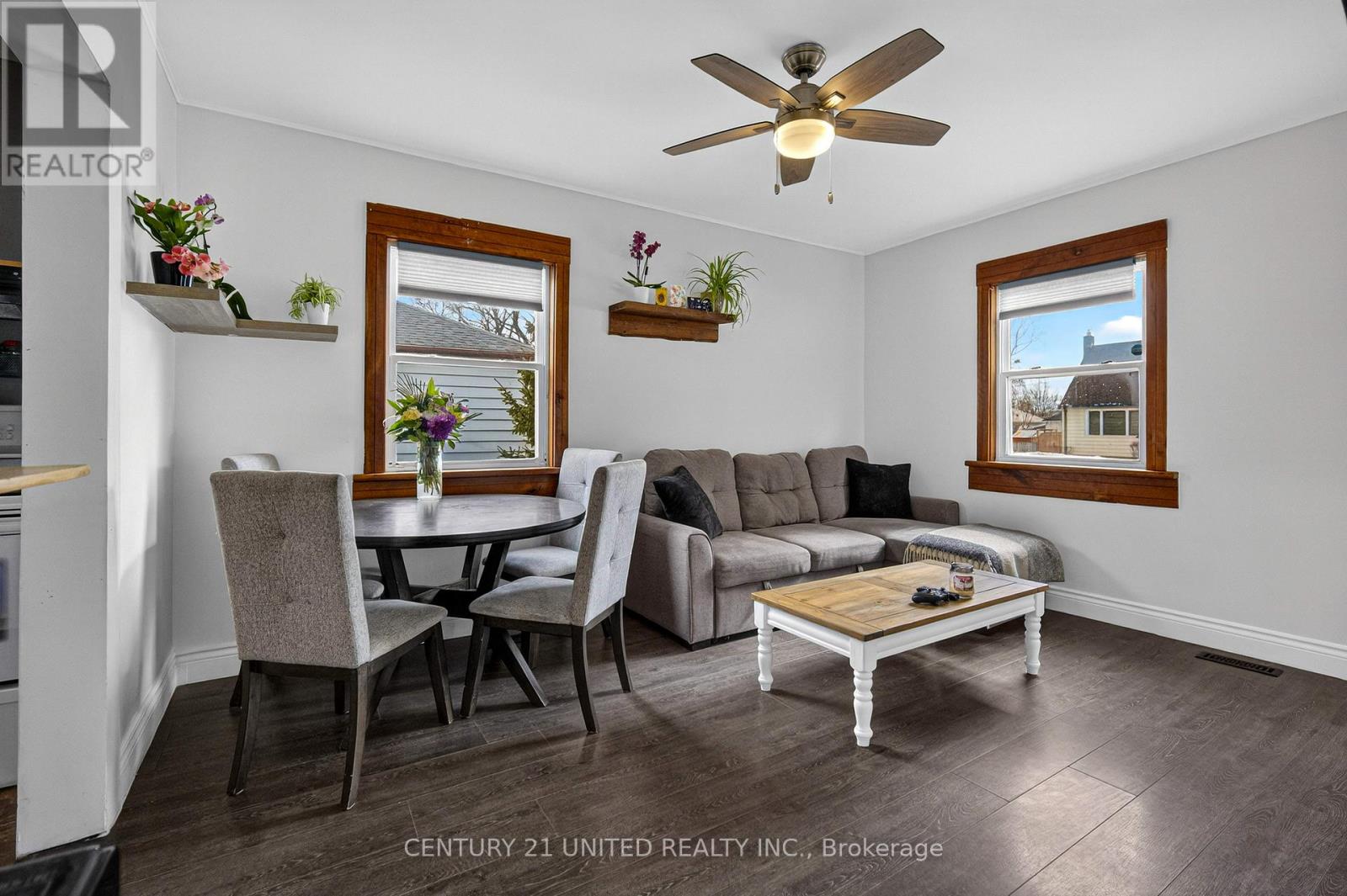 542 Mckellar Street, Peterborough (Otonabee Ward 1), Ontario  K9J 1R2 - Photo 3 - X12872492