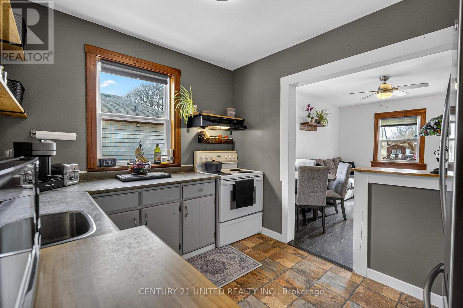 542 Mckellar Street, Peterborough (Otonabee Ward 1), Ontario  K9J 1R2 - Photo 7 - X12872492