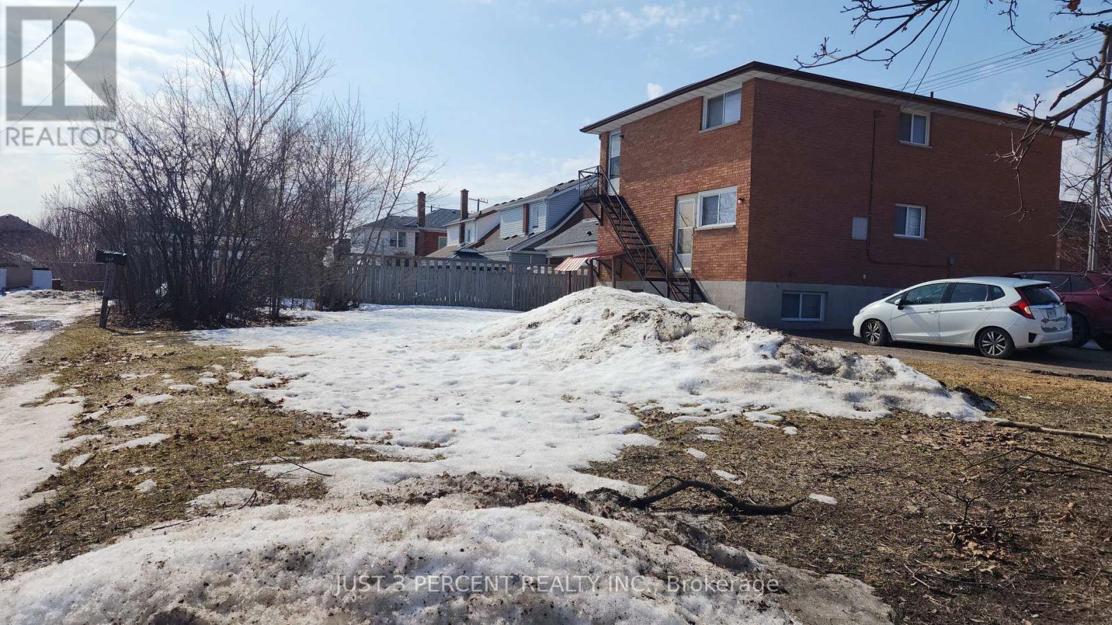 198 Aylmer Street N, Peterborough, Ontario  K9J 3K1 - Photo 3 - X12872516