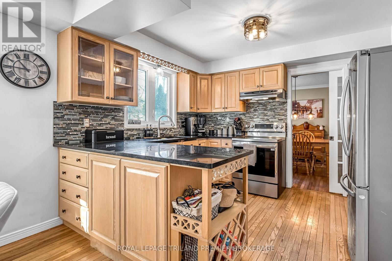 31 Foxcroft Crescent, London South, Ontario  N6K 3A3 - Photo 17 - X12872420