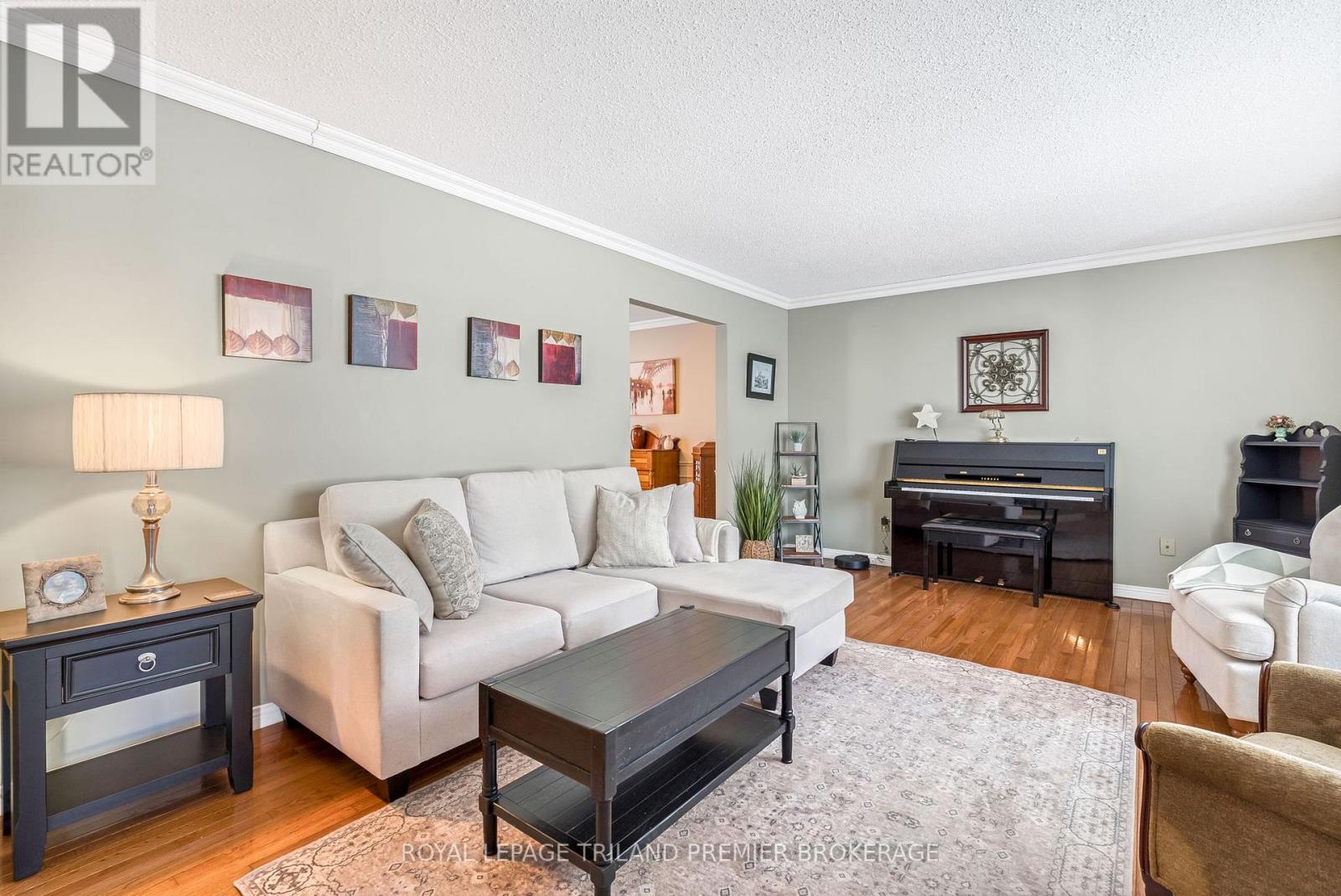 31 Foxcroft Crescent, London South, Ontario  N6K 3A3 - Photo 5 - X12872420