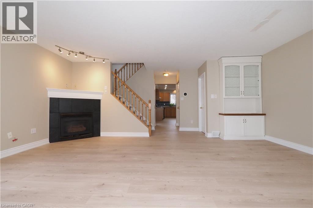 695 Jacob Lane, Waterloo, Ontario  N2V 2A7 - Photo 5 - 40811399