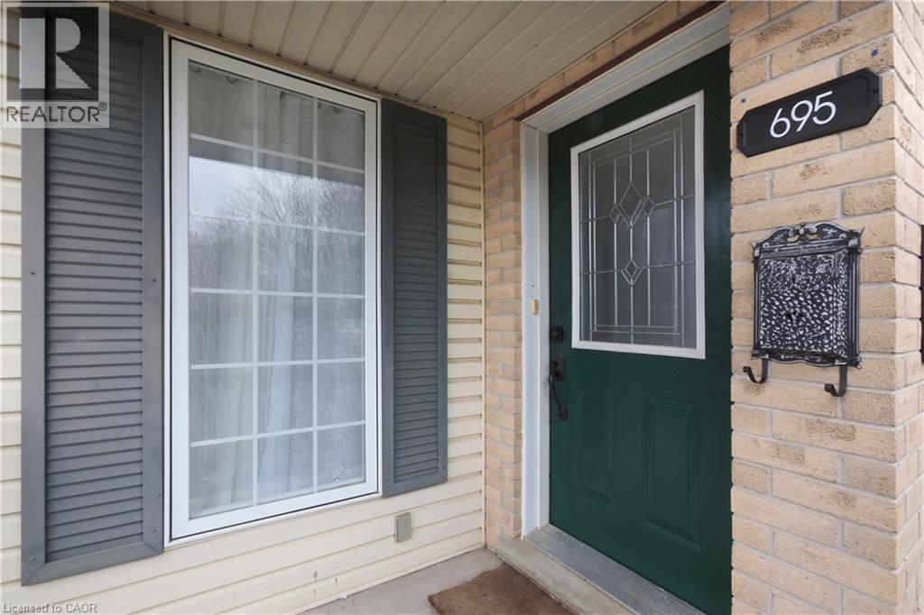 695 Jacob Lane, Waterloo, Ontario  N2V 2A7 - Photo 3 - 40811399