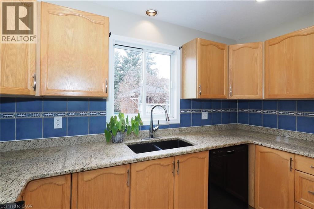 695 Jacob Lane, Waterloo, Ontario  N2V 2A7 - Photo 16 - 40811399