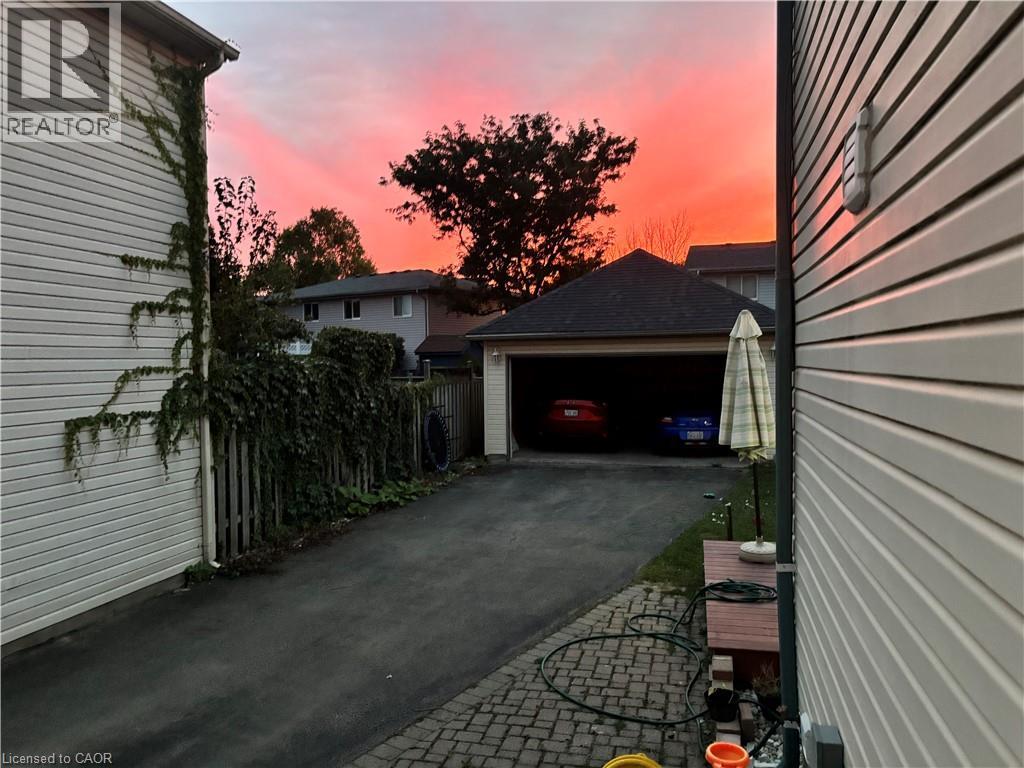 695 Jacob Lane, Waterloo, Ontario  N2V 2A7 - Photo 45 - 40811399