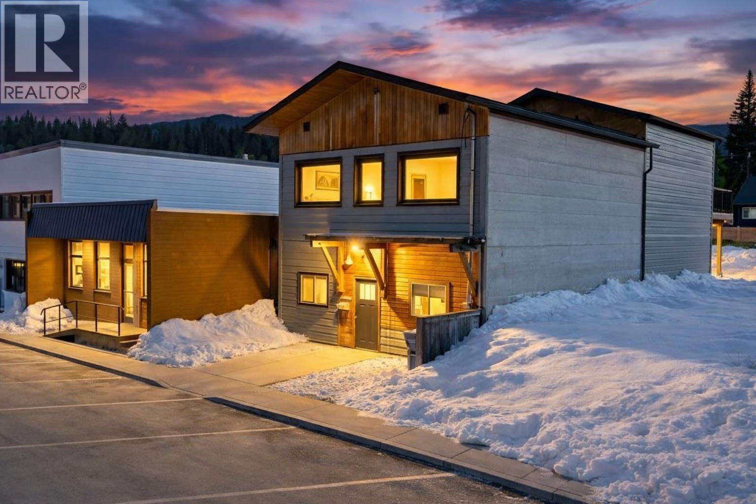 63 Deer Park Avenue, Kimberley, British Columbia  V1A 2J3 - Photo 1 - 10378989