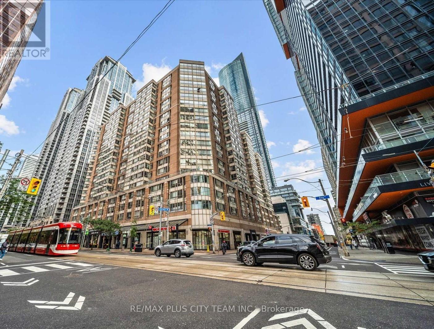708 - 717 Bay Street, Toronto, Ontario  M5G 2J9 - Photo 1 - C12872358